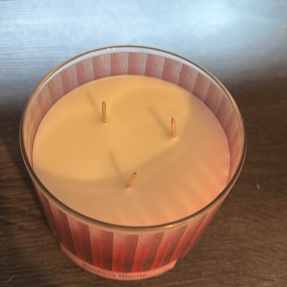 NWT: Bath & Body Three Wick Candle - Picture 4 of 6